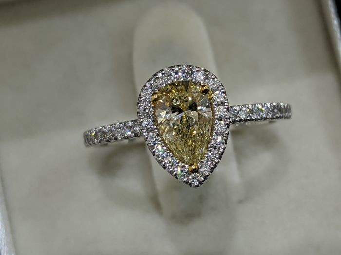 Fancy Yellow Engagement Ring - 14 kt. White gold - Ring - 0.70 ct Diamond - Diamonds