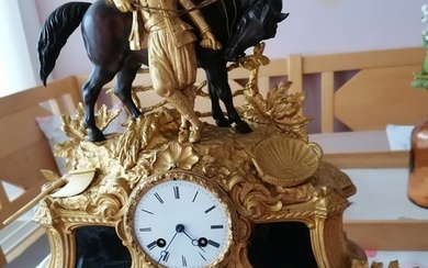 Figural mantel clock - Louis Philippe - Gilt bronze, Patinated bronze - 1840-1850
