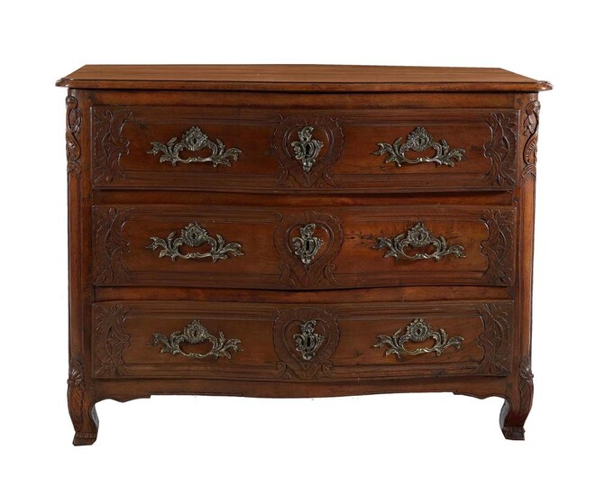Fine Louis XV Provincial carved walnut serpentine commode
