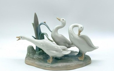 Geese Group 1004549 - Lladro Porcelain Figurine