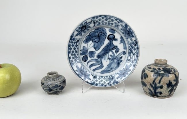 Group Three Chinese Porcelain Wares