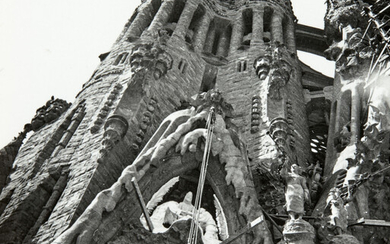Henriette Theodora Markovitch, dite Dora MAAR 1907 - 1997 La Sagrada Familia - Barcelone, c. 1933