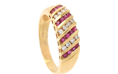 Jewellery Ring RING, 18K gold, rubies, brilliant cut diamonds appro...
