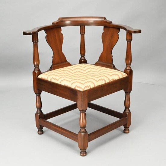 Kittinger Queen Anne-Style Mahogany Corner Chair