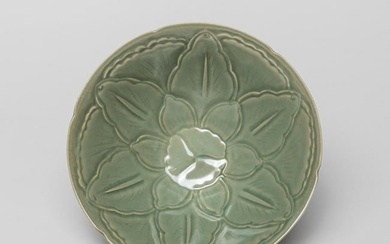 Large Korean Celadon Porcelain Lotus Bowl