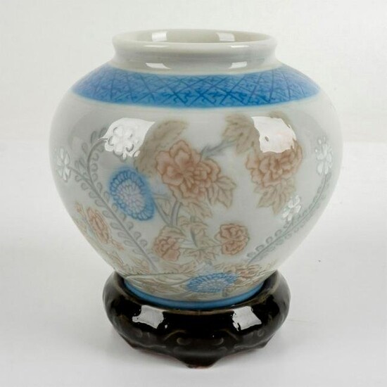 Little Vase 1001221.3 - Lladro Porcelain