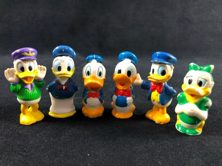 Lot of 6 Donald Daisy Duck Miniature Plastic Figurines