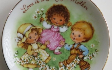 Love is a Song for Mother, 1983 Mother's Day Porcelain Plate, Avon