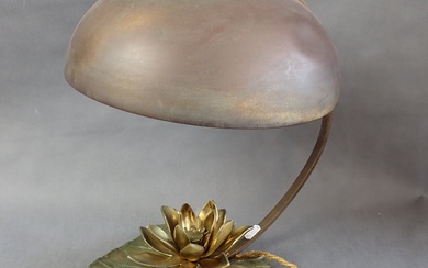 MAISON CHARLES lampe modèle nénuphar, en bronze et laiton ( Ht : 37 cm, Diam...
