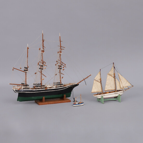 MODEL VESSEL, 3 pcs. around the middle of the 20th century.