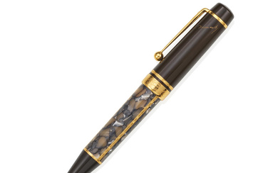 MONTBLANC: A GOLD AND MOTHER-OF-PEARL INLAY 'MEISTERSTÜCK' PEN