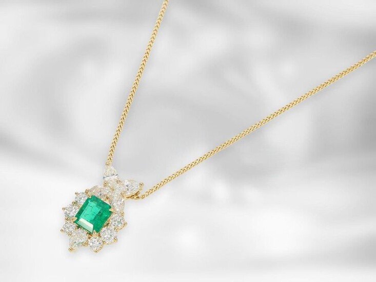 Necklace/chain/pendant: attractive fine yellow gold necklace with emerald...