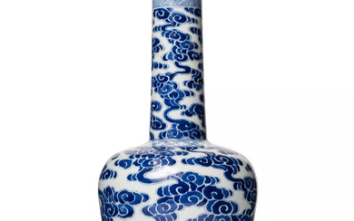 Ⓟ VIETNAM, XIXe siècle Rare vase en porcelaine "Bleu de Hue"