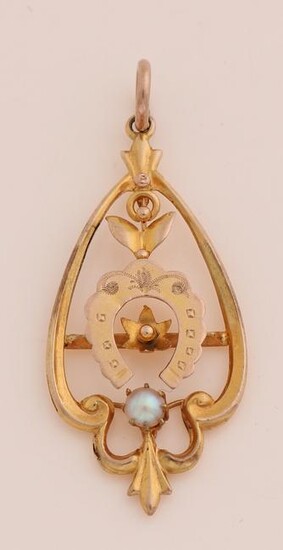 Pendant with pearl, 375/000, with pearl. Elongated