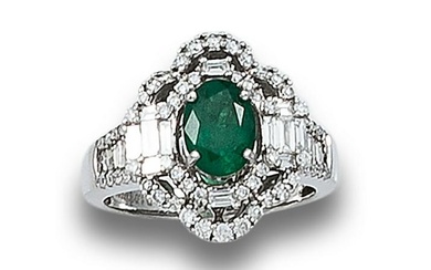 RING, ART DECO STYLE, DIAMONDS, CENTRAL EMERALD AND WHITE GOLD