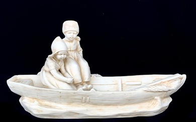 Royal Dux, Bohemia - Art Nouveau - "Fishing Boat with Children" (30 cm) - ca 1910 - Bowl - Ceramic