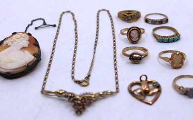 Selection of 9ct Gold Jewellery and a Sterling Silver Cameo...