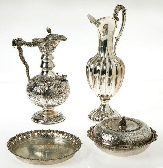 Set comprising centre with lid and circular silver tray