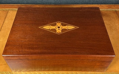 Shawl box - Mahogany, Wood, marquetry of precious woods - Mid 19th century