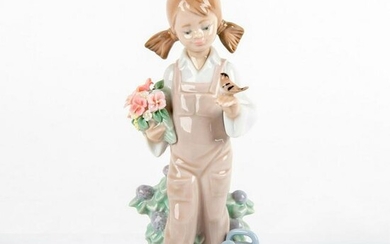 Spring 01005217 - Lladro Porcelain Figurine