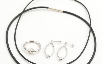 NOT SOLD. Toftegaard: A sterling silver "Loop" ring, ear studs and two pendants. Kautschuk rubber...
