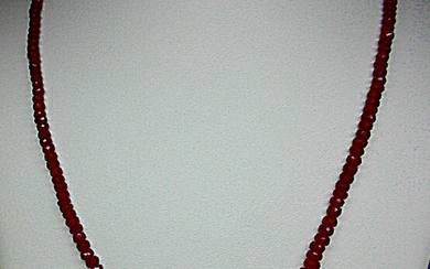 Très beau et très rare, un collier chute en rubis pesant 65 c. env -...