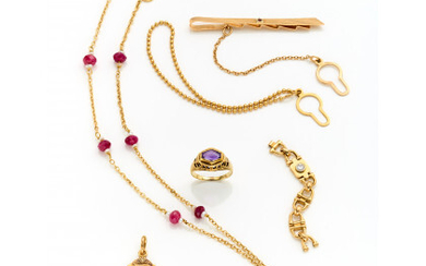 Yellow 18K gold lot consisting of a tie clip, a pendant with the number "13," a red stone and pearl...