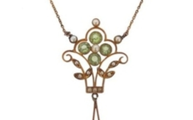 An Edwardian peridot and seed pearl pendant, set i…