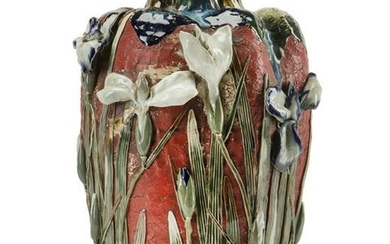 A Sumida Ware iris-motif vase