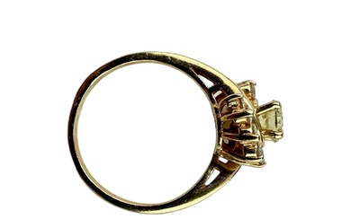 14kt Yellow Gold Diamond ring