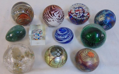 Lot of 12 paperweights, art glass, including pieces by