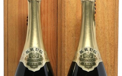 2 bts. Champagne “Clos Du Mesnil”, Krug 1985 A (hf/in). Owc.