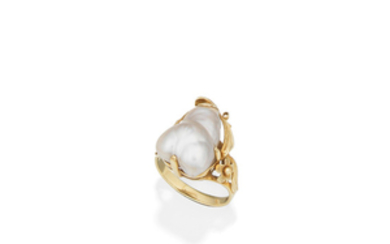 A natural pearl ring
