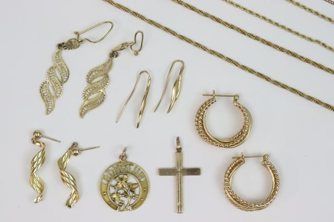(9) PIECE GOLD JEWELRY GROUP, SOME AS IS