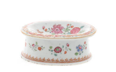 A CHINESE EXPORT FAMILLE ROSE TRENCHER SALT CELLAR, QIANLONG.
