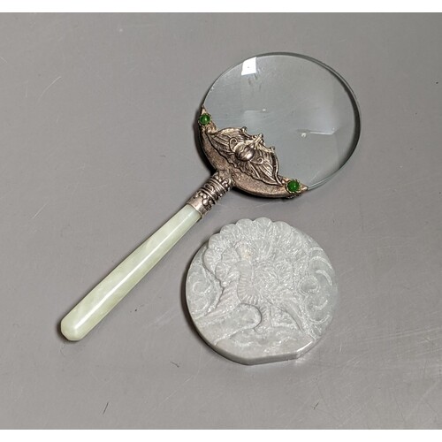 A Chinese bowenite jade handled magnifying glass, (14 cms lo...
