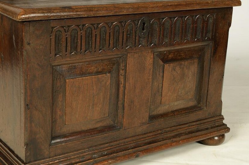 A LATE 17TH CENTURY OAK MINIATURE COFFER with hinged