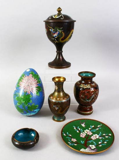 A MIXED LOT OF SIX CHINESE / JAPANESE CLOISONNE ITEMS