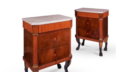 A PAIR OF ITALIAN PARCEL GILT, FRUITWOOD AND WALNUT BEDSIDE CHESTS