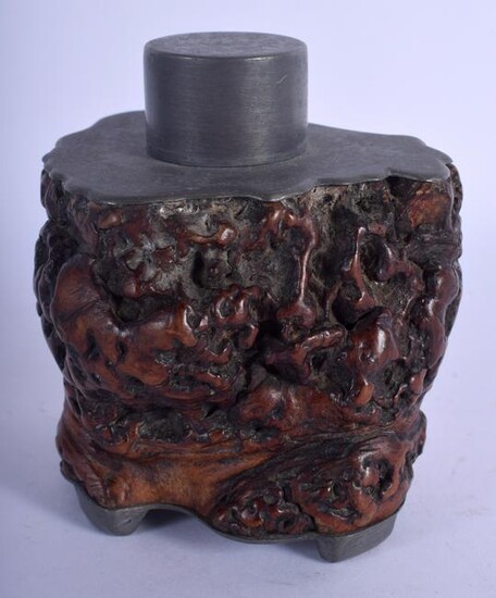 A RARE 18TH/19TH CENTURY CHINESE CARVED ROOTWOOD TEA