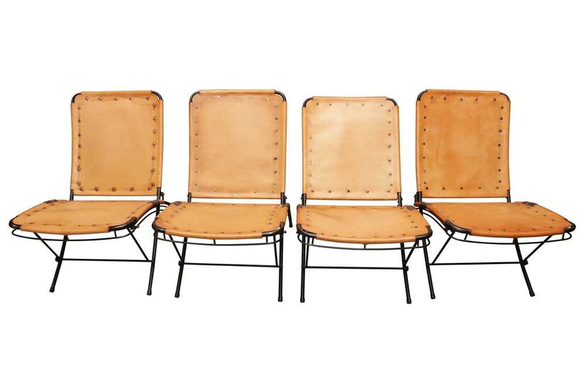 A SET OF FOUR TAN LEATHER AND METAL FOLDING CHAIRS, MID 20TH CENTURY