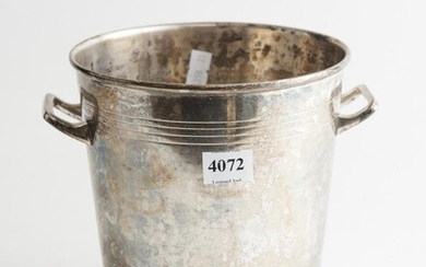 A SILVERPLATED ICE BUCKET, 16 CM HIGH, LEONARD JOEL LOCAL DELIVERY SIZE: SMALL