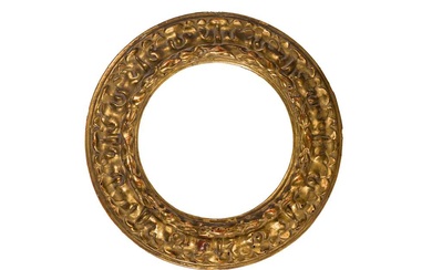 A VENETIAN 18/19TH CENTURY TONDO CARVED AND GILDED RECEDING PROFILE FRAME
