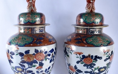 A VERY LARGE PAIR OF 19TH CENTURY JAPANESE MEIJI PERIOD IMAR...