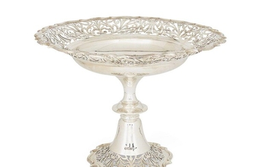 A pierced Edwardian silver tazza, Sheffield, 1908, Walker & Hall, of shaped circular form, designed with knopped stem and pierced foot and sides, 18.5cm high, approx. weight 22oz