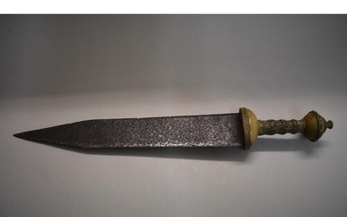 på en ferie jury biologi A rare Roman Gladius sword, with 44cm blade, the bronze hand... in United  Kingdom