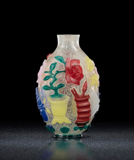 A very rare seven-colour overlay clear glass 'Hundred Antiques' snuff bottle