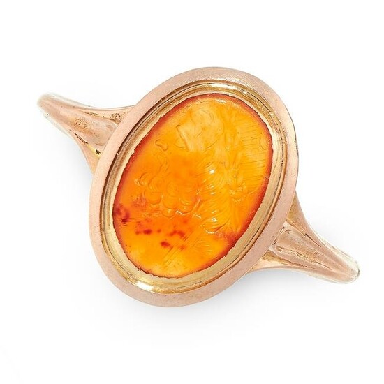AN ANTIQUE CARNELIAN INTAGLIO SEAL / SIGNET RING in