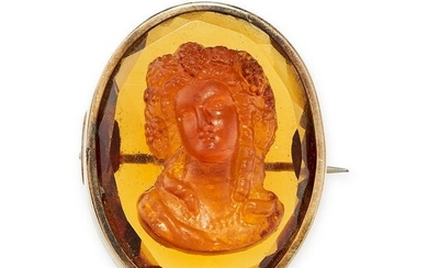 AN ANTIQUE GLASS CAMEO BROOCH, 19TH CENTURY in 9ct