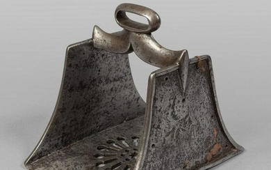 Antica staffa in ferro battuto